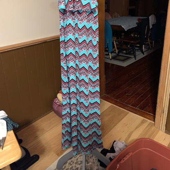 From Sirens maxi dress size small. Freshly washed. - Picture 2 of 2